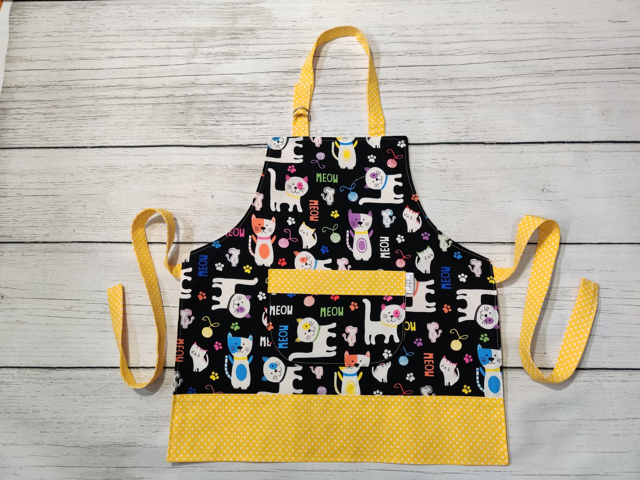 5fef922b396f5759083117ff_-39-kitties-on-black-2024_1760355735114.jpg