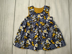 5fef922b396f5759083117ff_-63-gold-floral-on-navy-jumper-09_1760309273723.jpg