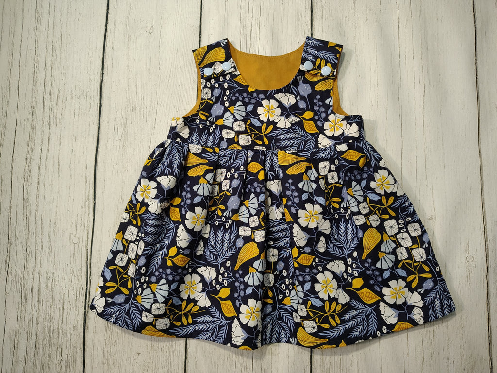 5fef922b396f5759083117ff_-63-gold-floral-on-navy-jumper-09_1760309672103.jpg