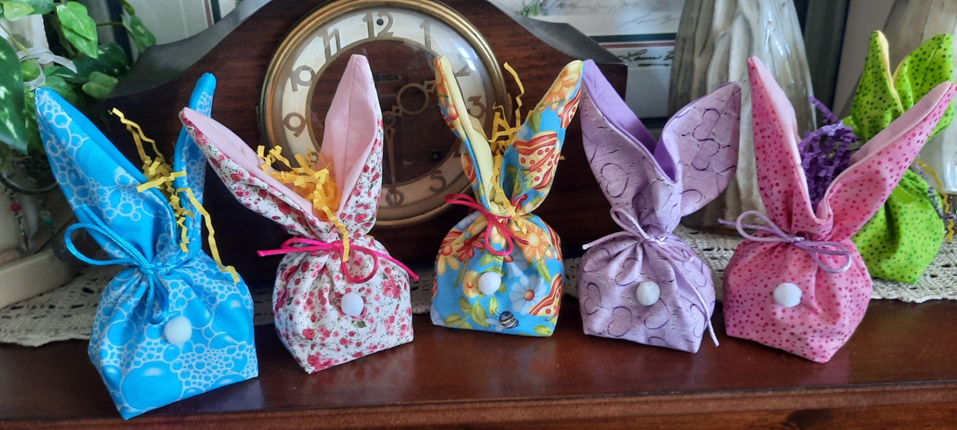 Lynn's Embroidery - Easter Bunny Pouch - 1