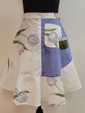 Seams Familiar! 1/2 apron white periwinkle tulips - S - 1