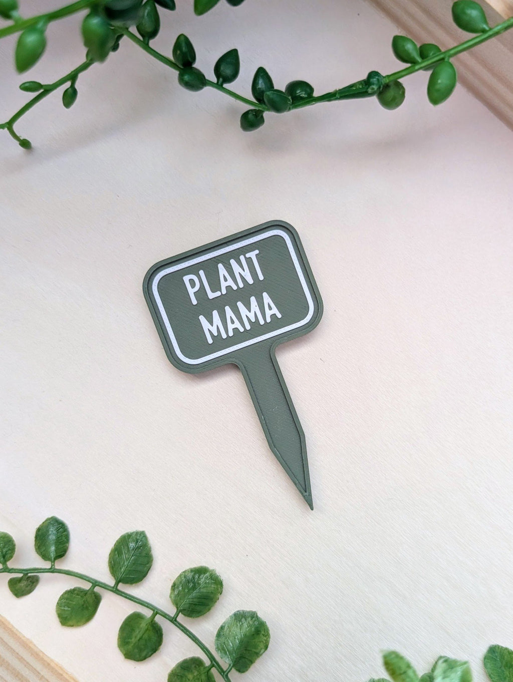 5fef922b396f5759083117ff_plant-mama-mini-plant-tag-angle_1769550670569.jpg