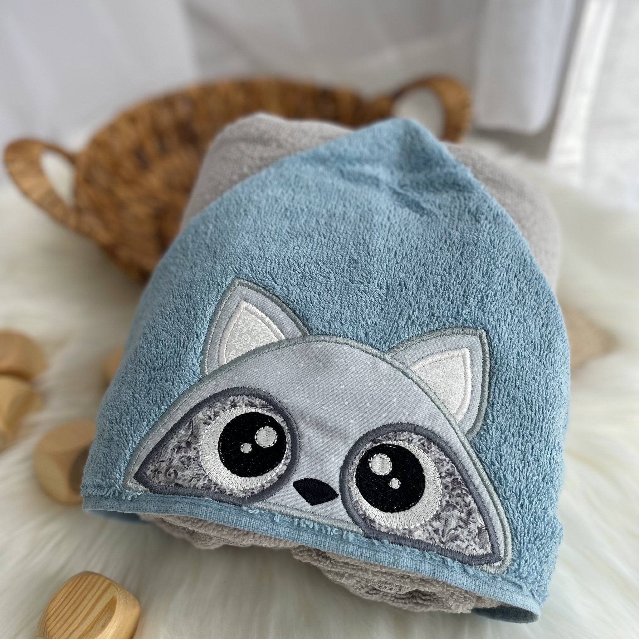 Tiny Owls Gift Co. - Kids Peeker Hooded Towel