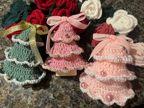 Punching Sloth - Crochet Christmas Tree - 1