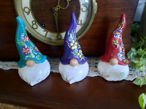 #348Lynnsembroidery-Cast Gnome-dundas - 1